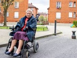 Suresnes : a 74 ans, elle va faire 110 km en fauteuil roulant pour alerter sur le quotidien des handicapés