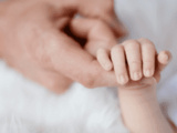 Syndrome du « bébé secoué » : Une femme condamnée à 9 ans de prison pour la mort de son nourrisson