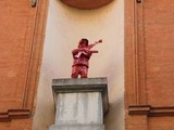 Toulouse : « l'enfant à la rose », une sculpture dédiée aux petites victimes des conflits et à la paix