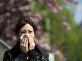 Toux, yeux rouges et nez qui coule… La faute au Covid-19, à la grippe ou aux allergies au pollen