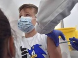 Vaccination à Lyon  : Au centre de Gerland, les 5-11 ans ont affronté leur première piqûre