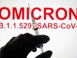 Variant Omicron : On peut développer « très rapidement » un vaccin, affirme un spécialiste britannique