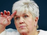 Victime d'une mauvaise blague, Mimie Mathy réplique... Stéphane Bern est en deuil