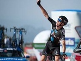 Vuelta 2021 : Romain Bardet s'impose en costaud au sommet du Pico Villuercas