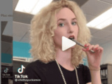 #Writtenbyaman : Quand les internautes se moquent du « male gaze » sur TikTok